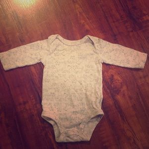 🔴 Gray fox onesie •
